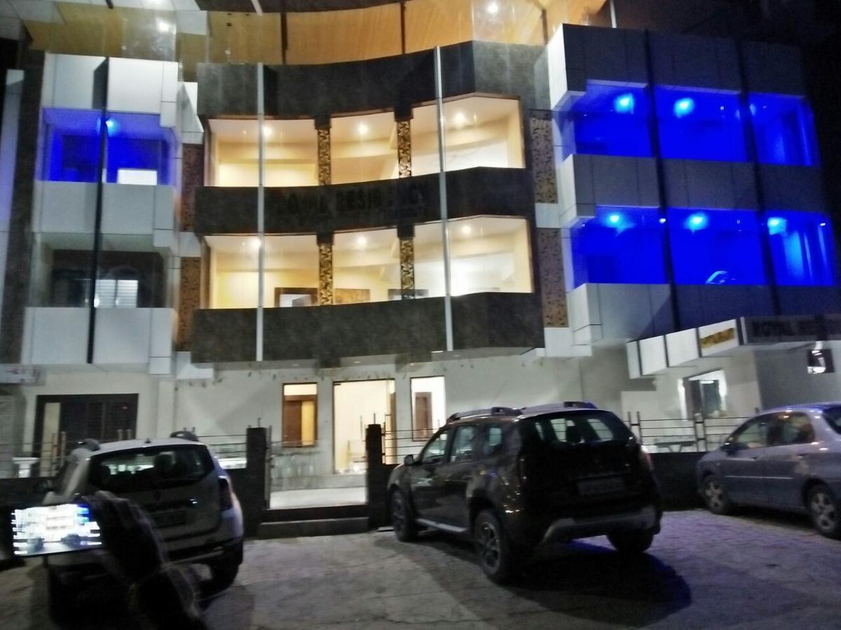 فندق New Tehriفي  Oyo 11877 Royal Residency الغرفة الصورة